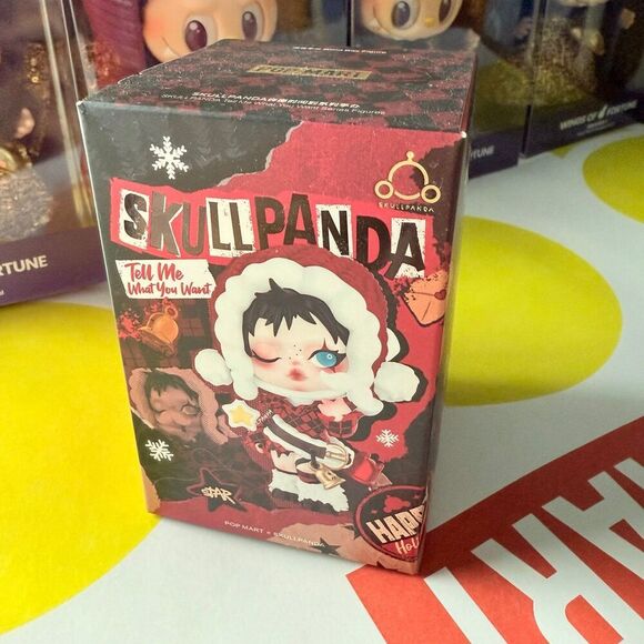 Pop Mart SKULLPANDA Tell Me What You Want Series - Getting Dressed - Picture 2 of 3